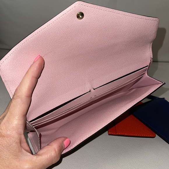 Louis Vuitton wallet with separate card holder, coin pouch, and dust bag. - Picture 4 of 7